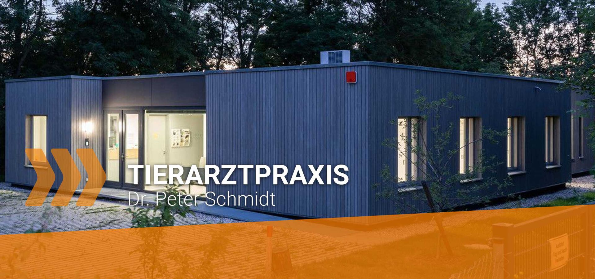 Praxisgebäude der Tierarztpraxis Dr. Peter Schmidt